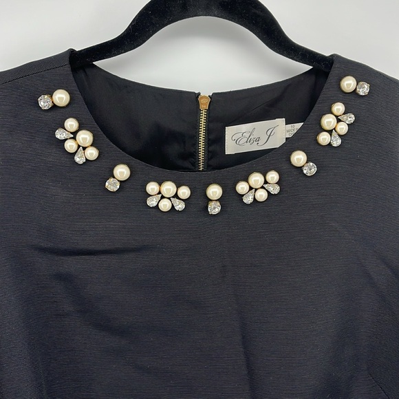 Eliza J Black Crop Top with Pearl Embellishments Size 10 - Picture 4 of 8